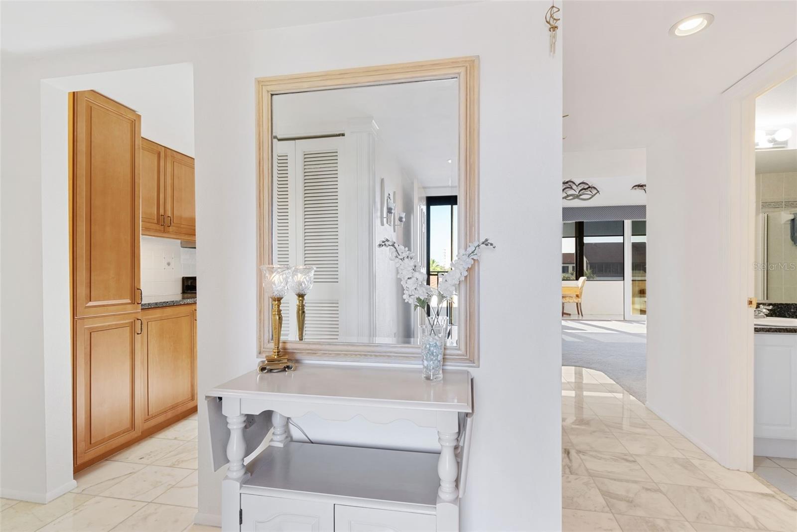 Image 37 of 63 For 6285 Midnight Pass Road 406