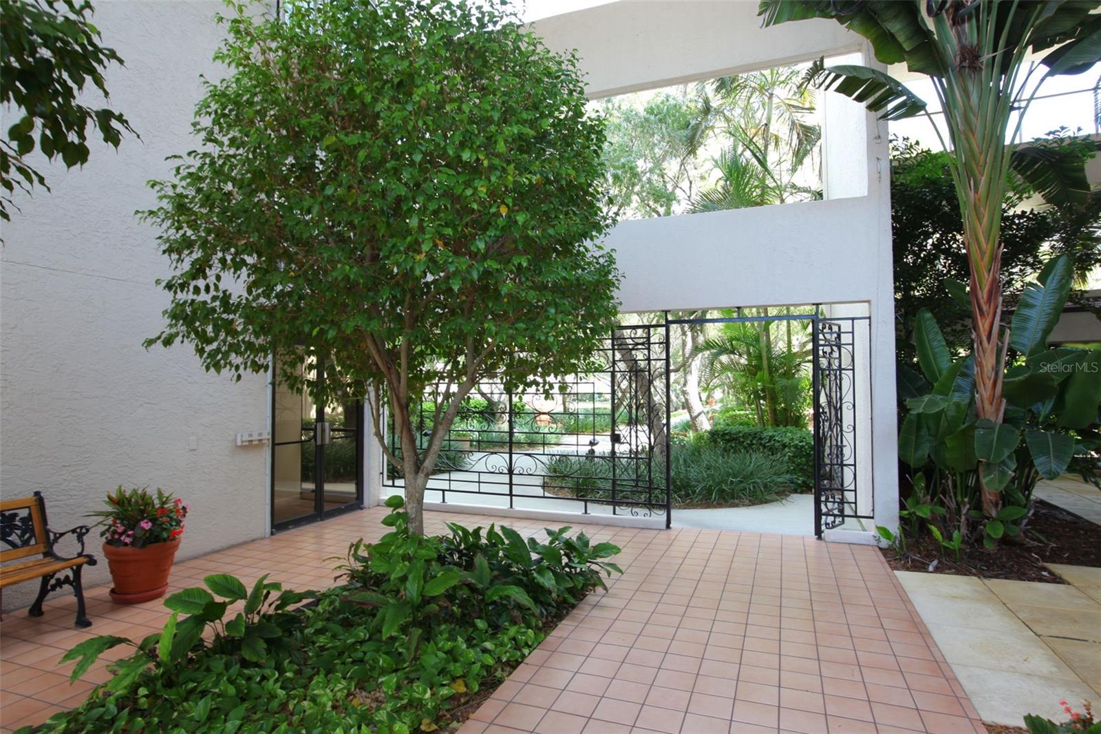 Image 42 of 63 For 6285 Midnight Pass Road 406