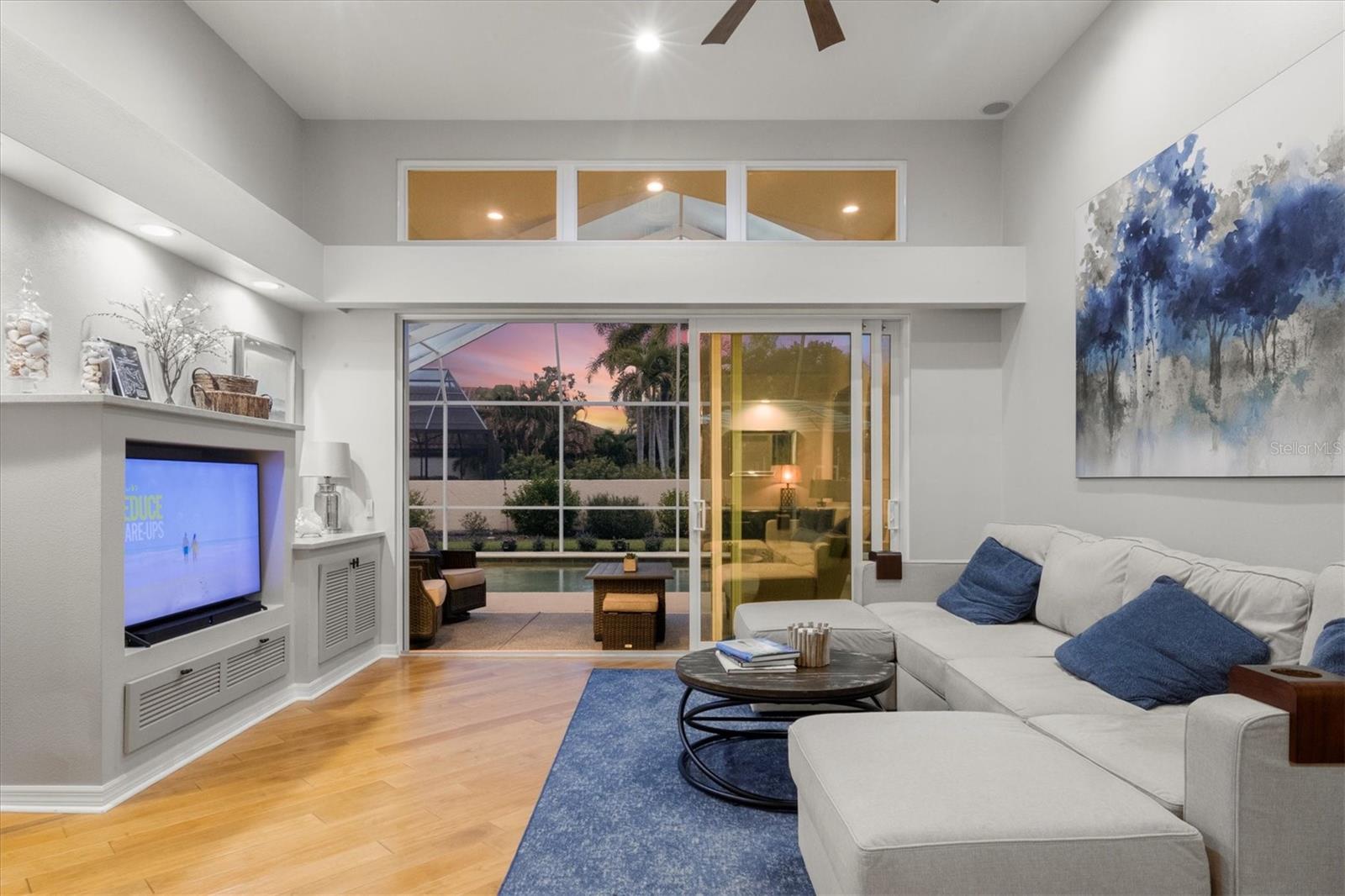 Image 13 of 67 For 8032 Via Fiore