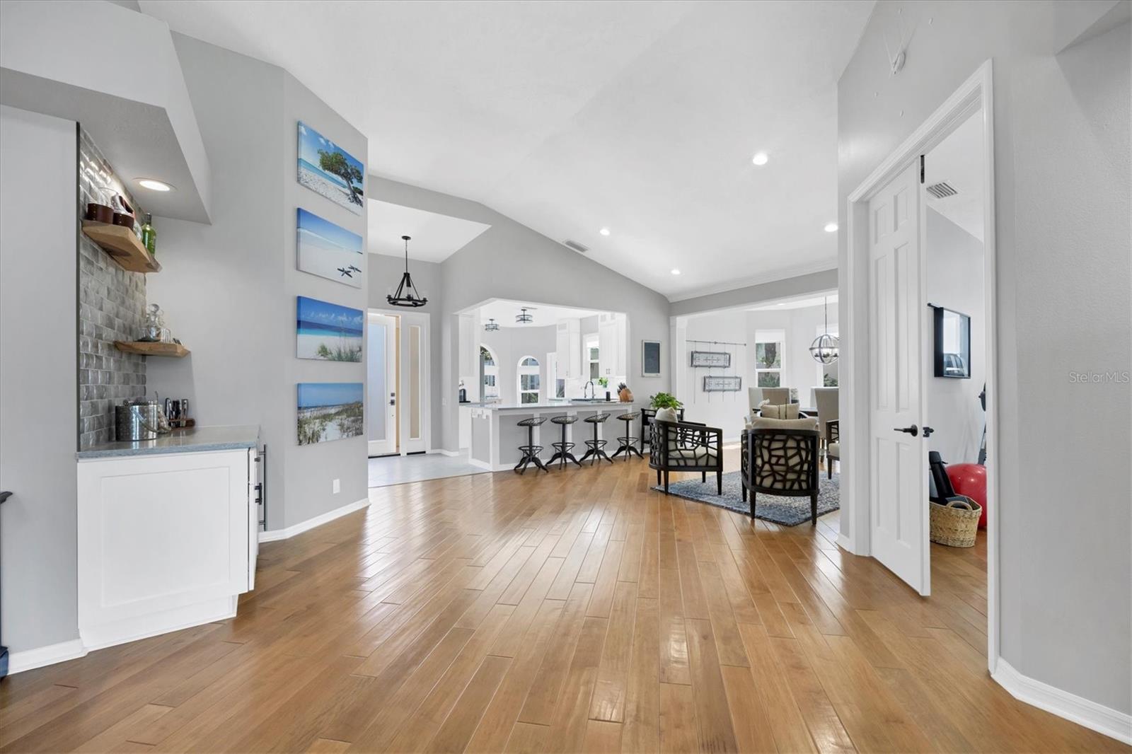 Image 17 of 67 For 8032 Via Fiore