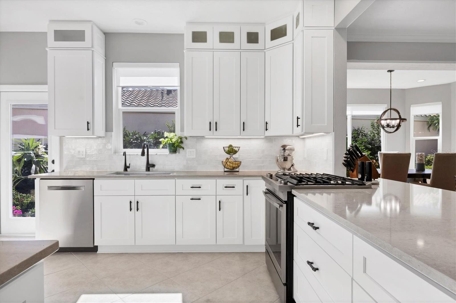 Image 18 of 67 For 8032 Via Fiore