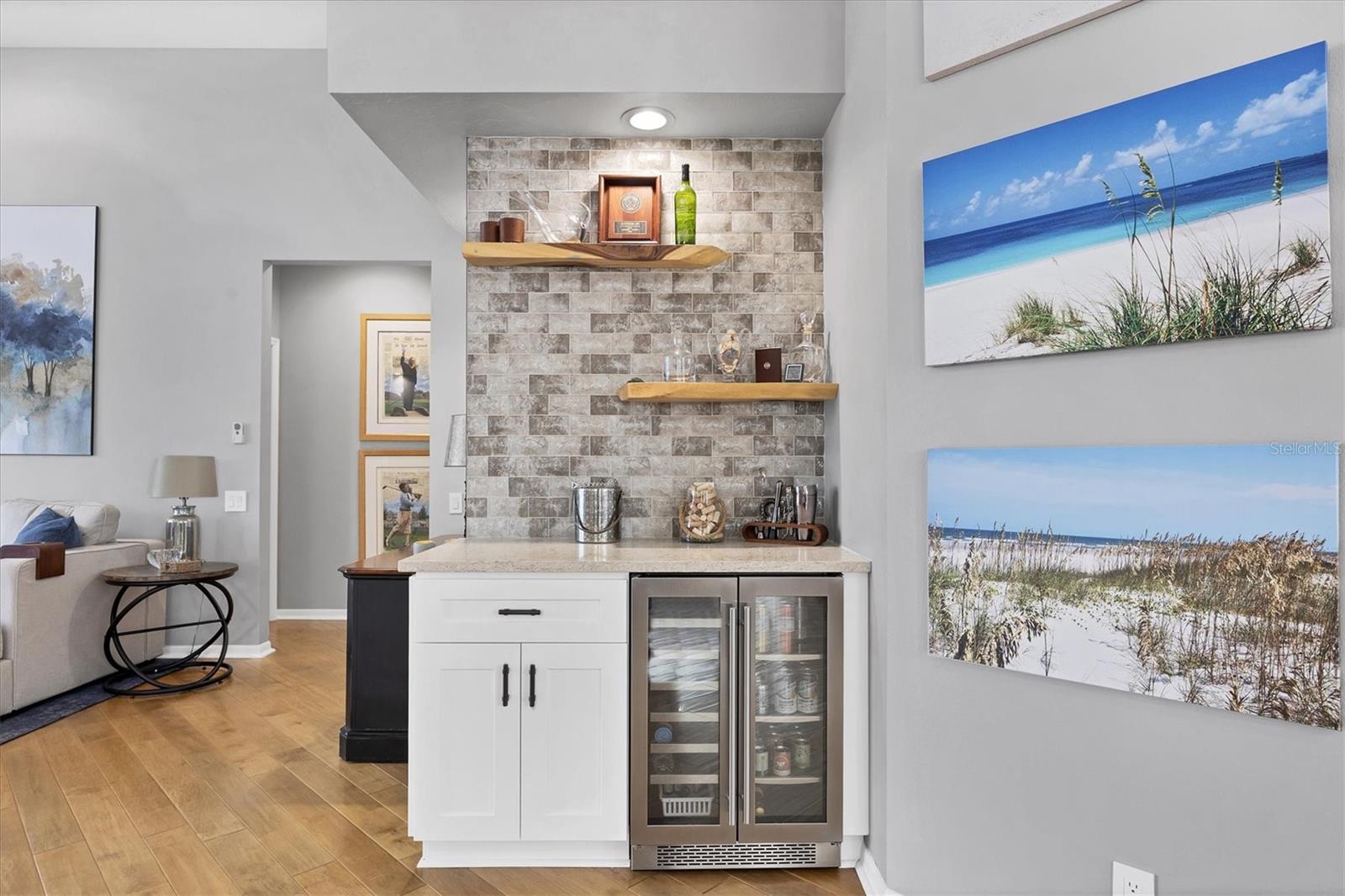 Image 22 of 67 For 8032 Via Fiore