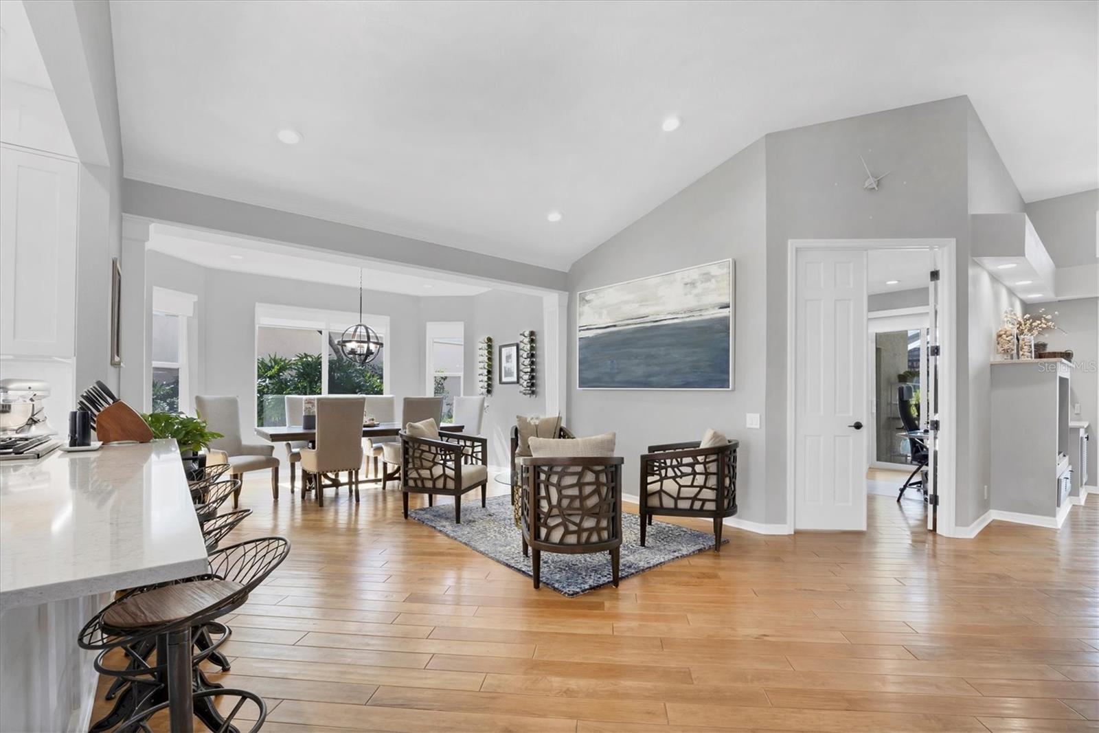 Image 23 of 67 For 8032 Via Fiore