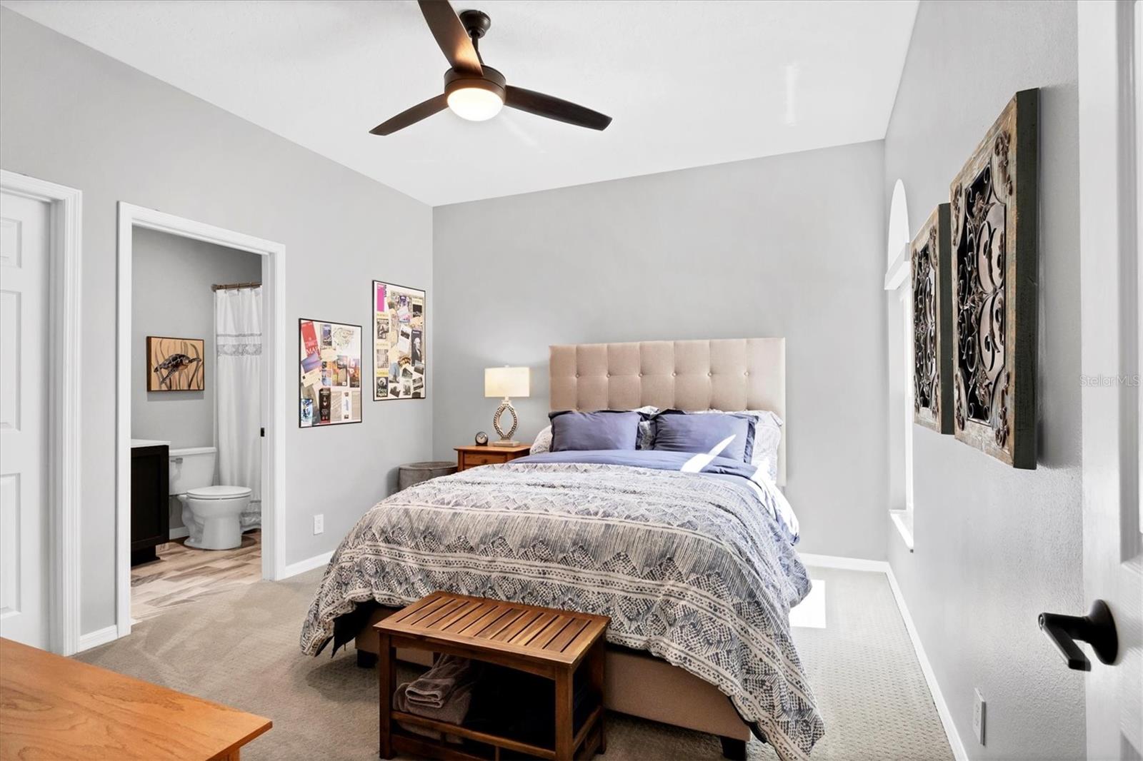 Image 32 of 67 For 8032 Via Fiore