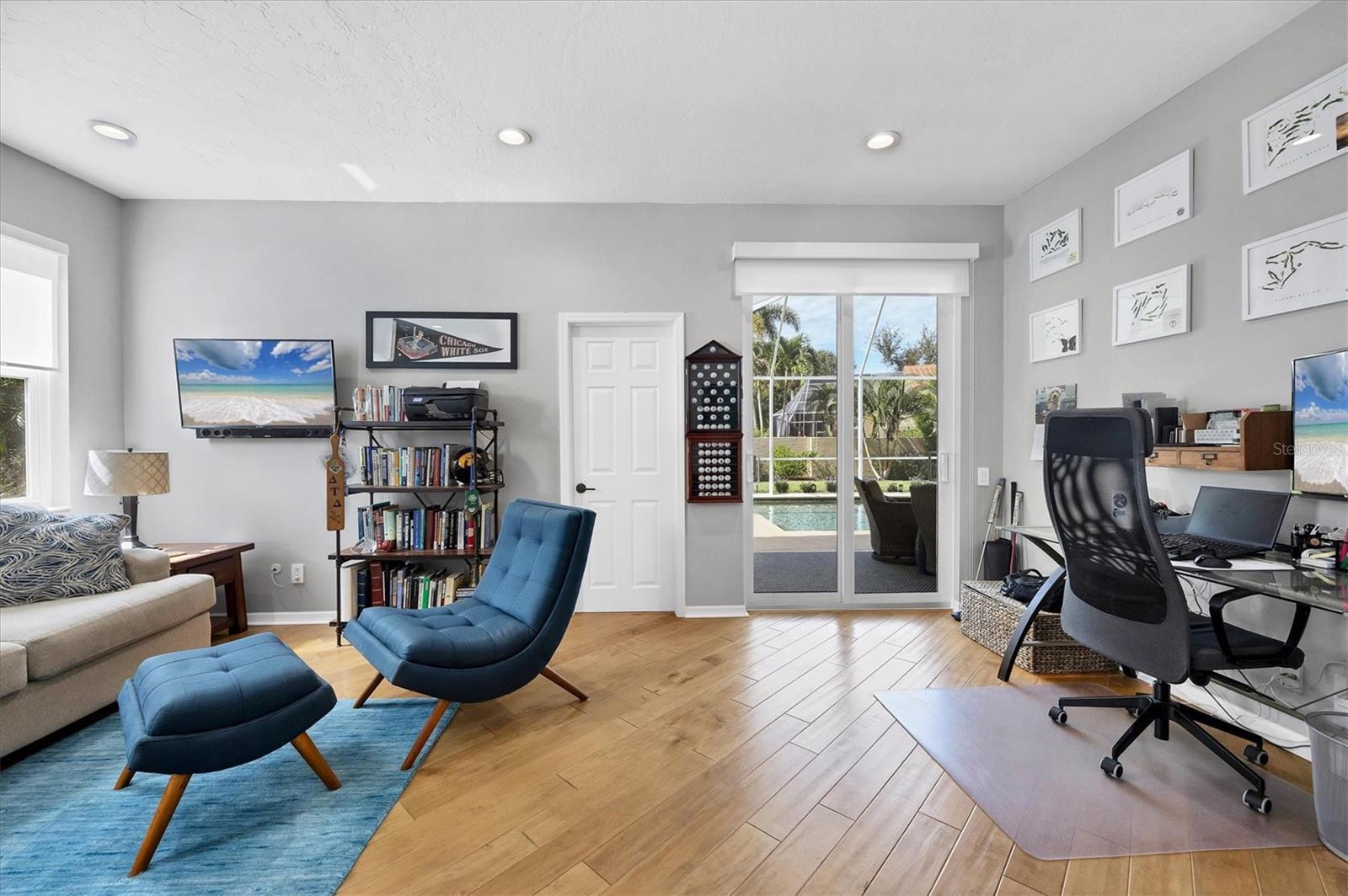 Image 35 of 67 For 8032 Via Fiore