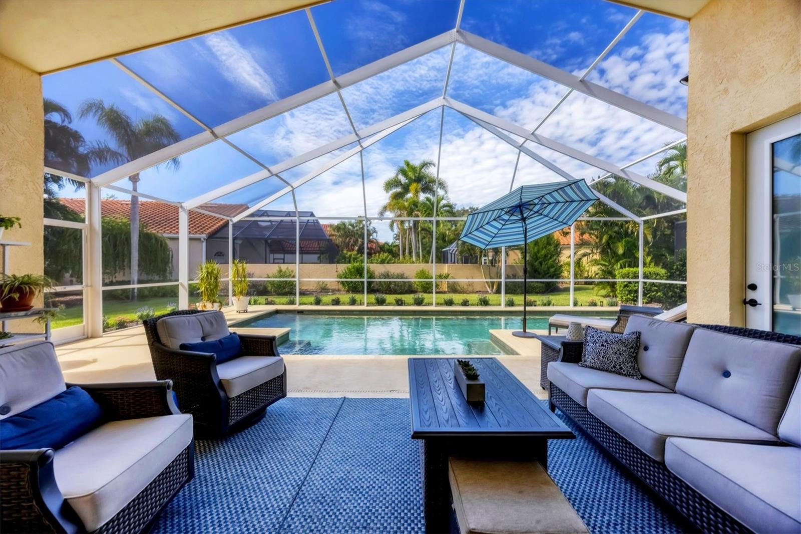 Image 38 of 67 For 8032 Via Fiore