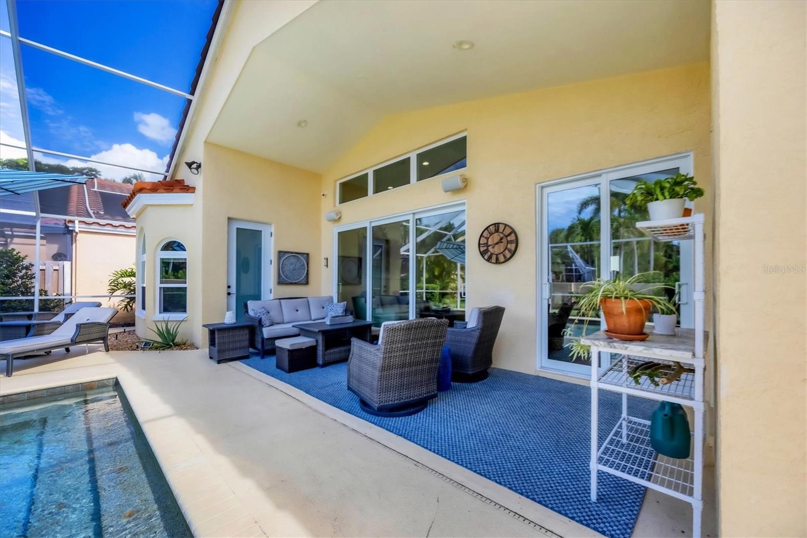 Image 40 of 67 For 8032 Via Fiore