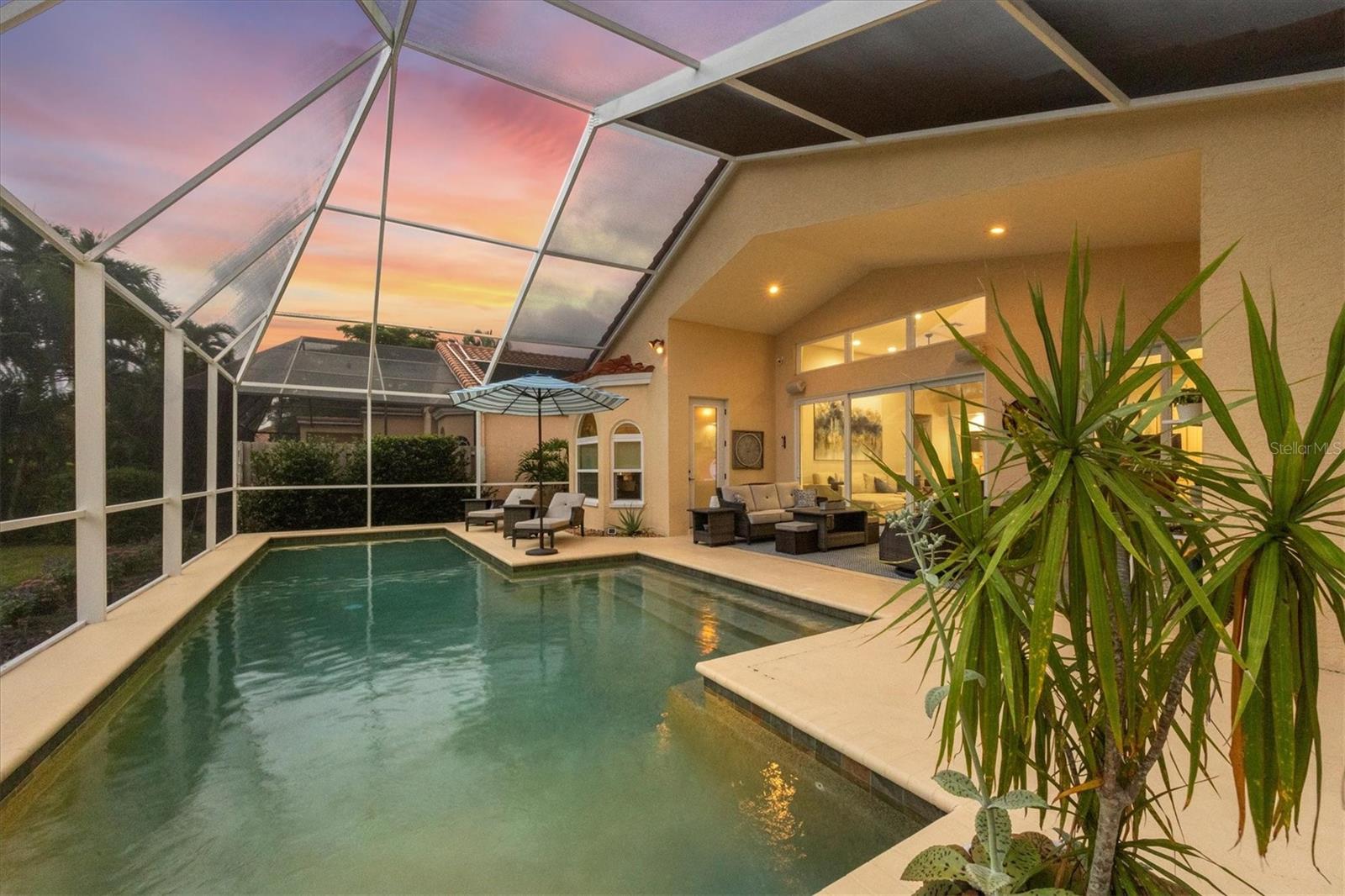 Image 42 of 67 For 8032 Via Fiore