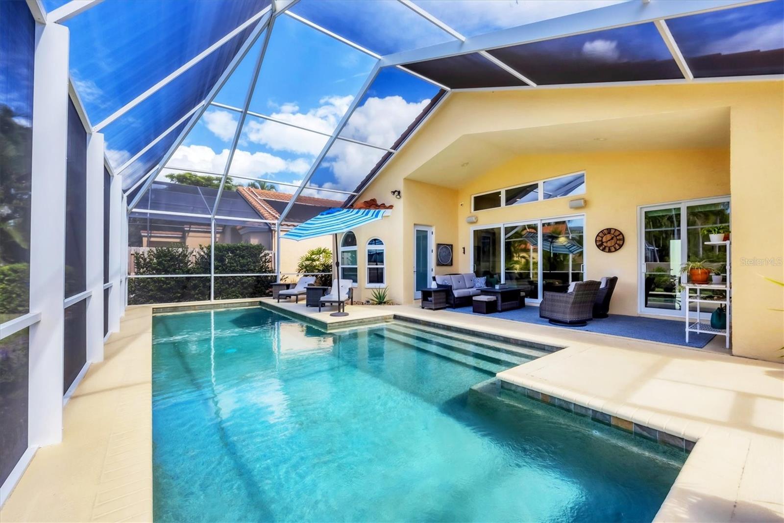 Image 43 of 67 For 8032 Via Fiore