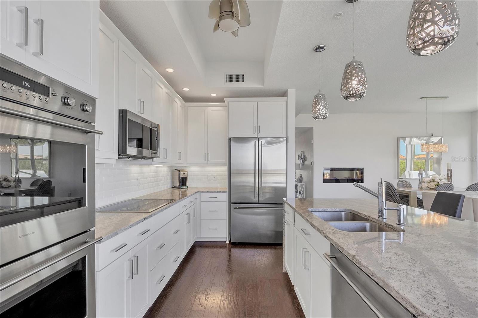 Image 16 of 60 For 10530 Boardwalk Loop 601