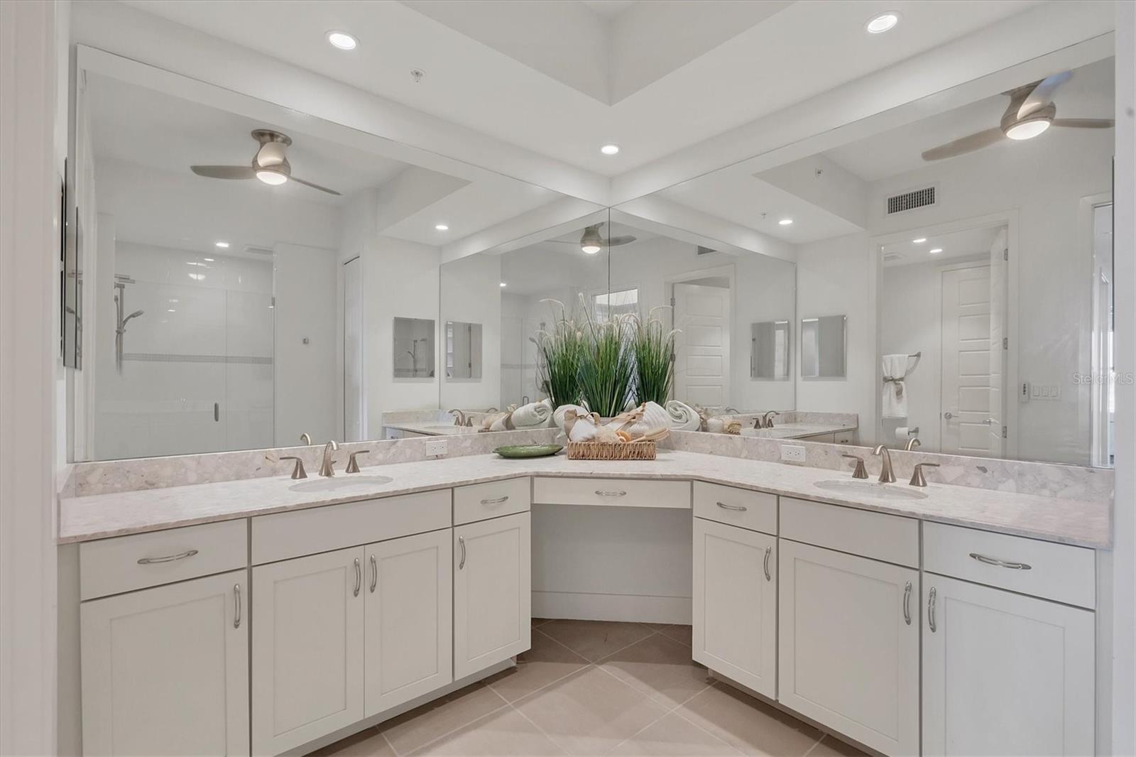 Image 22 of 60 For 10530 Boardwalk Loop 601