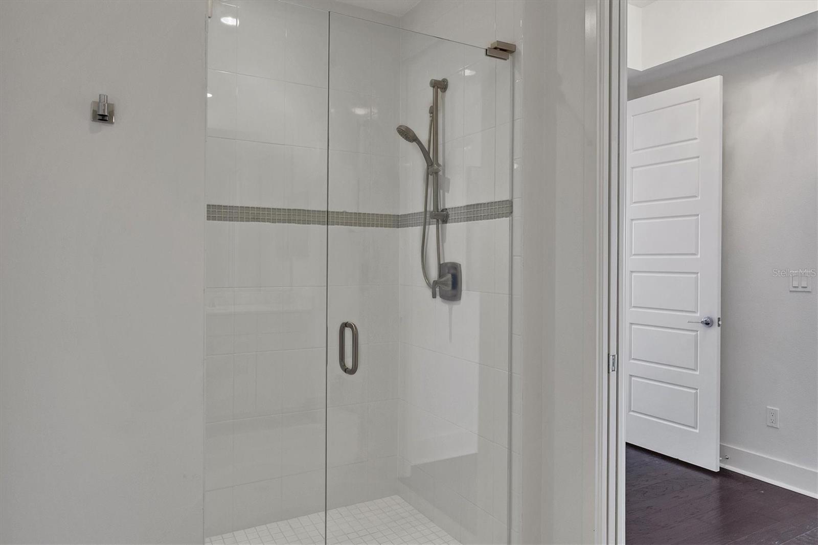 Image 23 of 60 For 10530 Boardwalk Loop 601