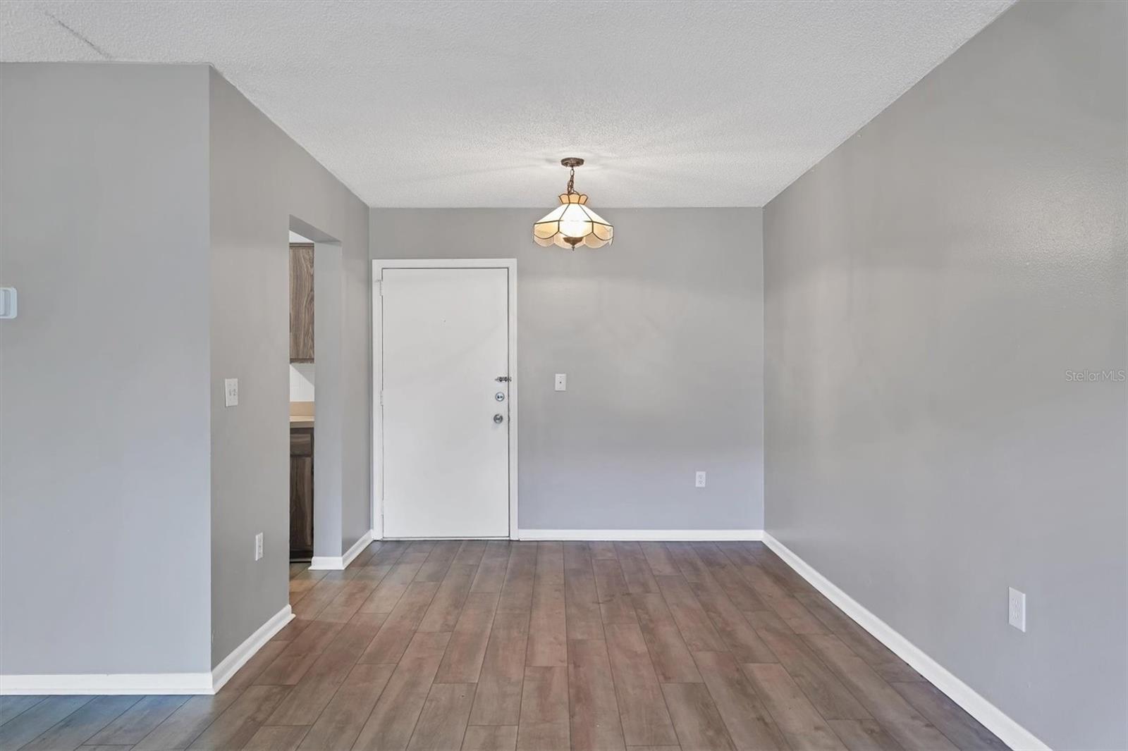 Image 14 of 34 For 5507 Fountain Lake Circle B203