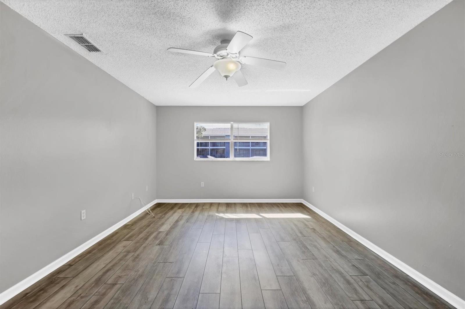 Image 16 of 34 For 5507 Fountain Lake Circle B203