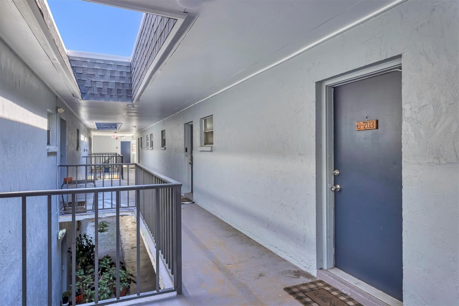 Image 4 of 34 For 5507 Fountain Lake Circle B203