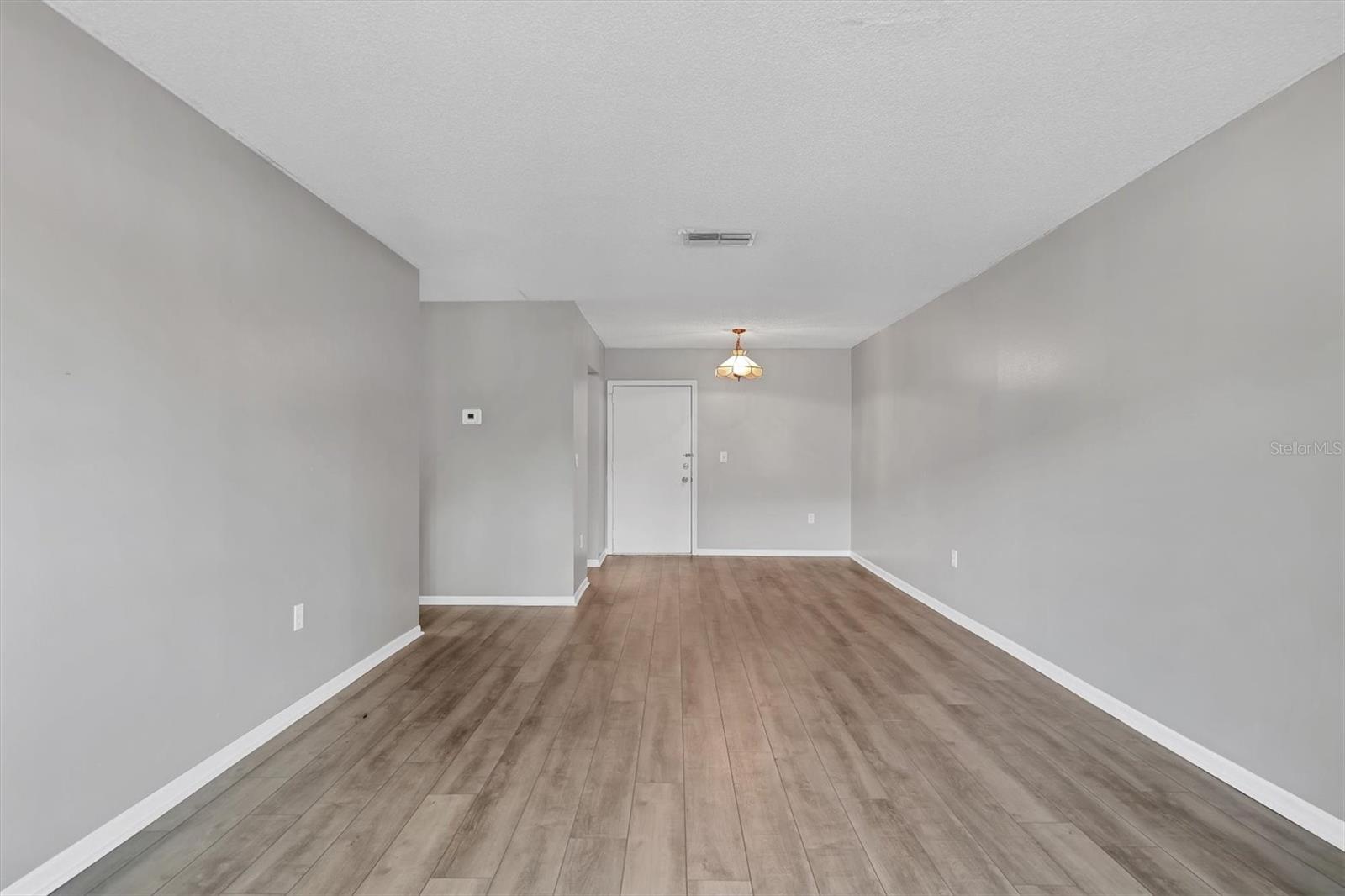 Image 8 of 34 For 5507 Fountain Lake Circle B203