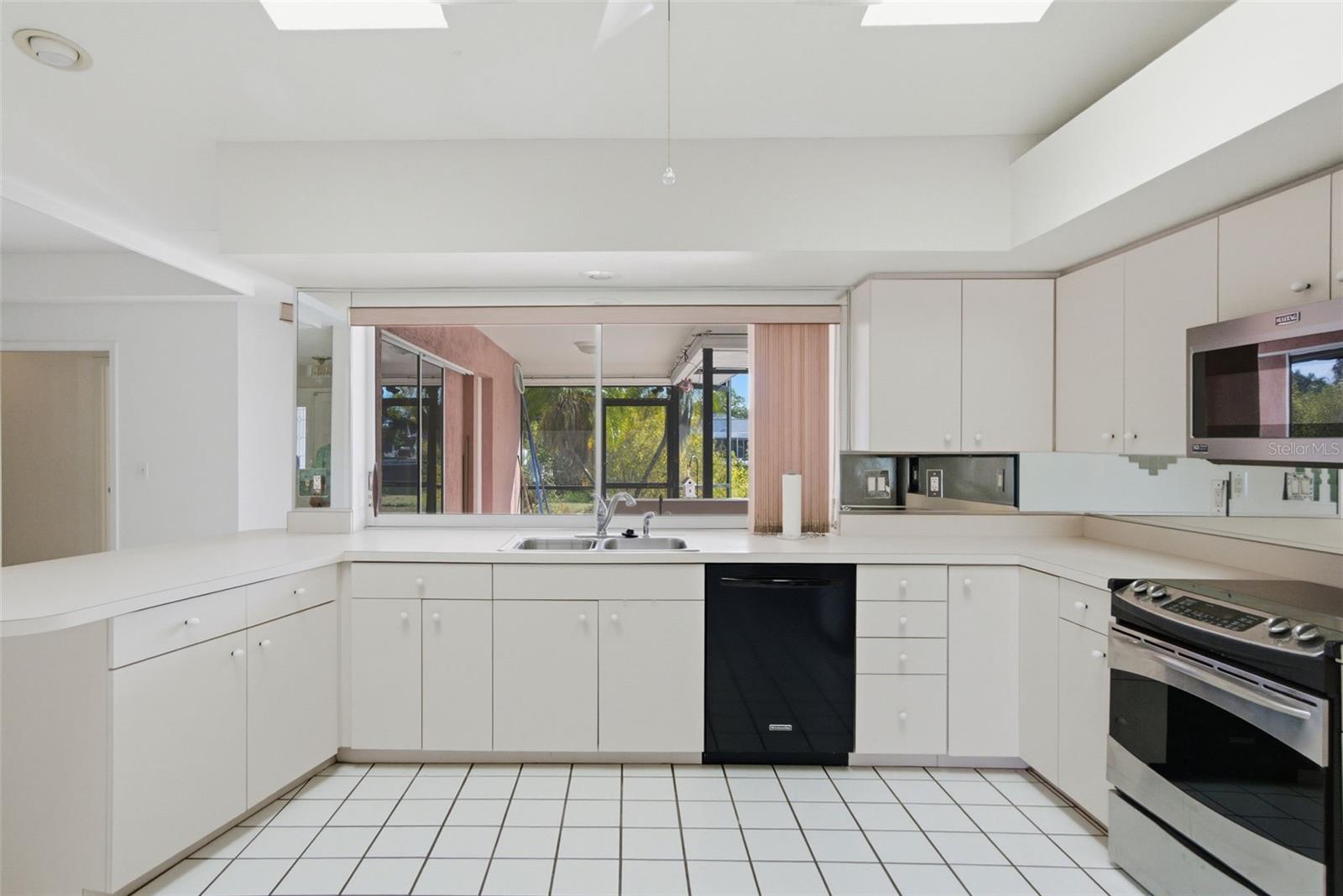 Image 28 of 55 For 7615 17th Avenue W