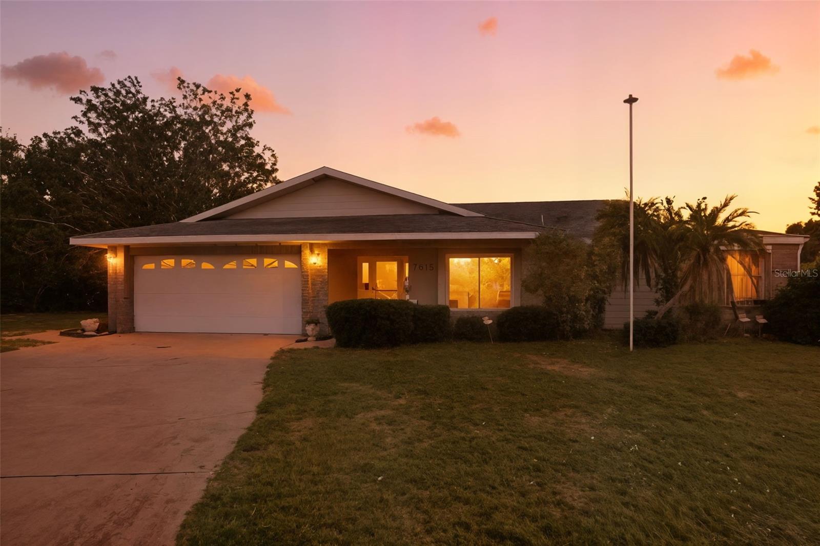 Image 3 of 55 For 7615 17th Avenue W