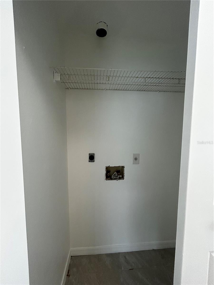 Image 12 of 12 For 1940 Debbie Street