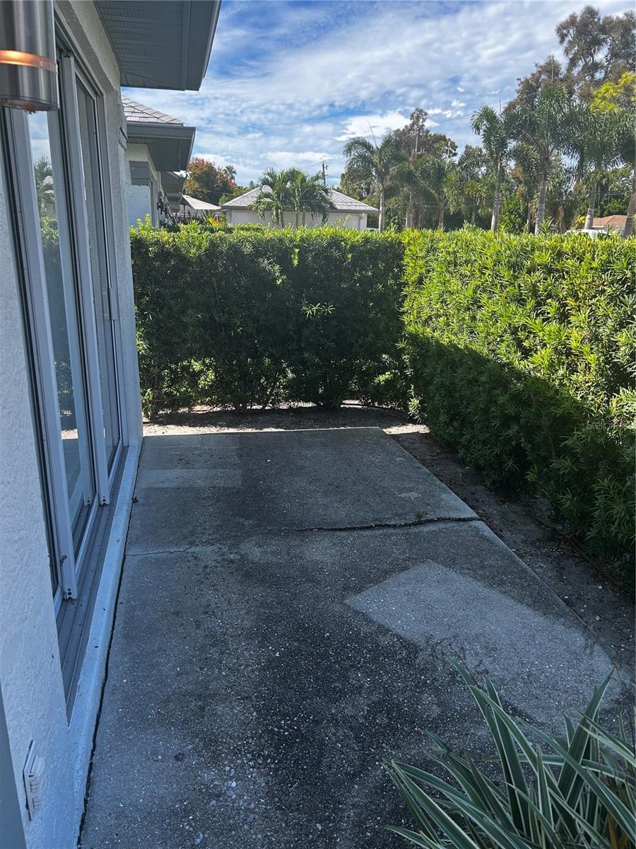 Image 2 of 12 For 1940 Debbie Street