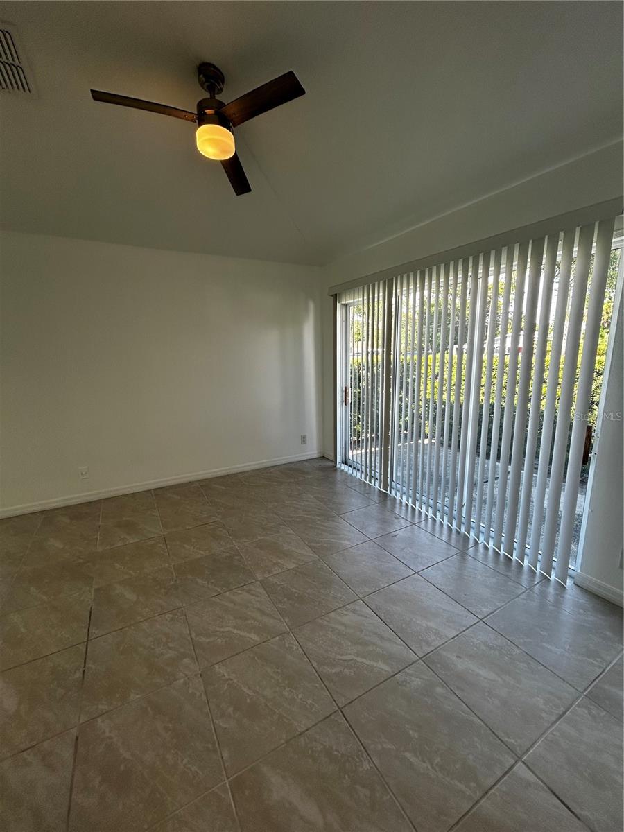 Image 5 of 12 For 1940 Debbie Street