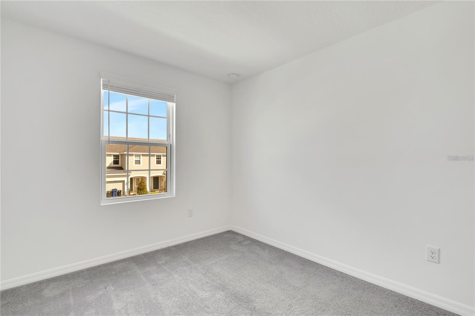 Image 19 of 37 For 6313 Willowside Street