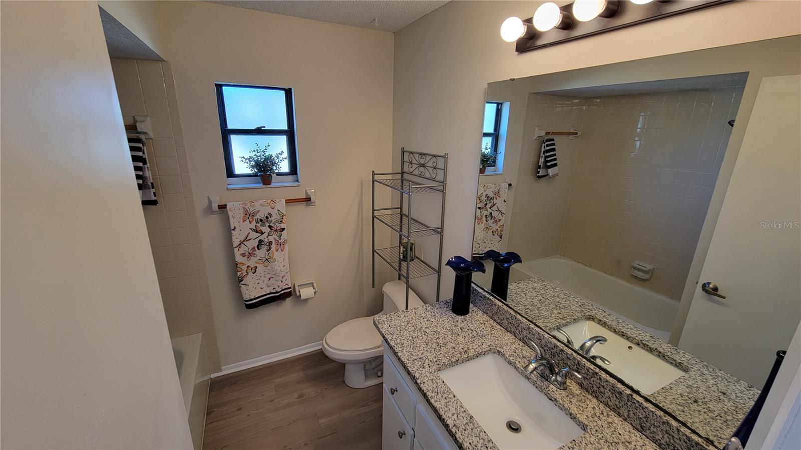 Image 16 of 24 For 8427 Brandeis Circle E