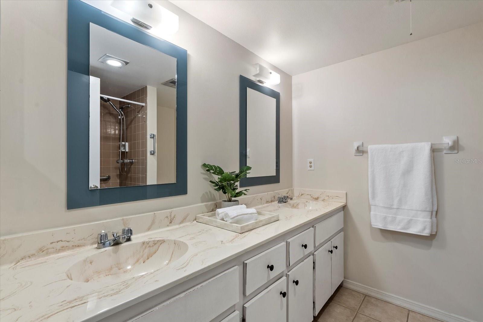 Image 18 of 23 For 4852 Independence Drive 4852