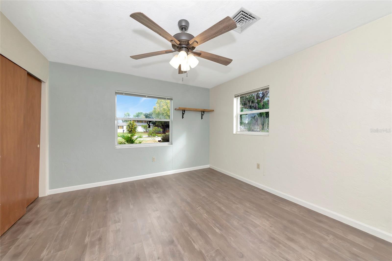 Image 12 of 39 For 6412 47th Avenue E