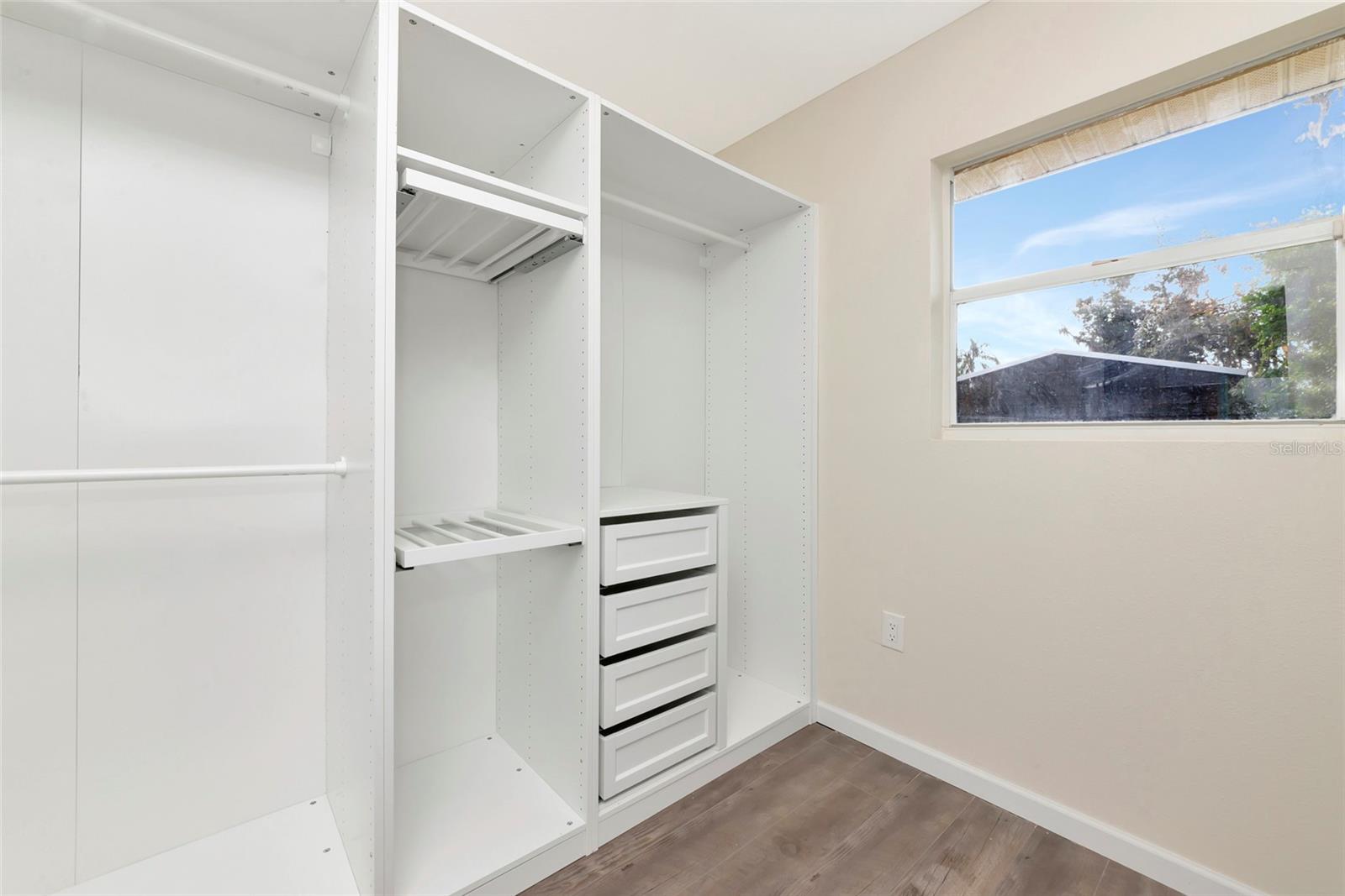 Image 15 of 39 For 6412 47th Avenue E