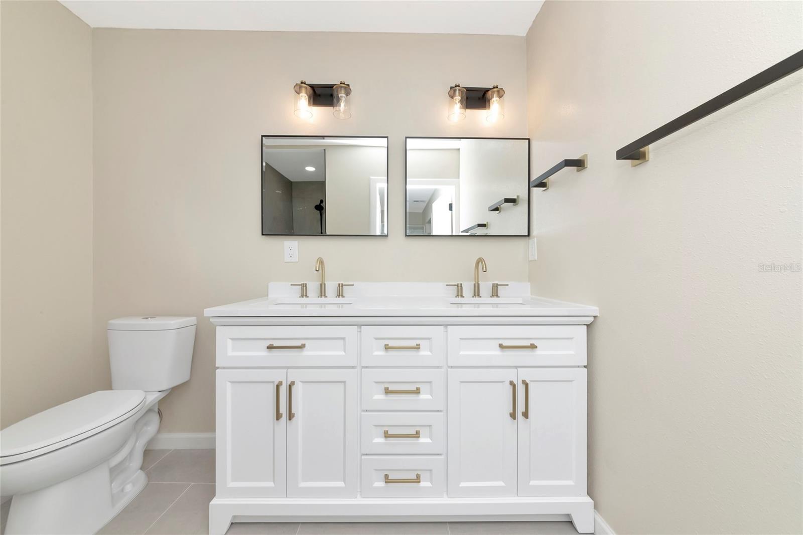 Image 16 of 39 For 6412 47th Avenue E