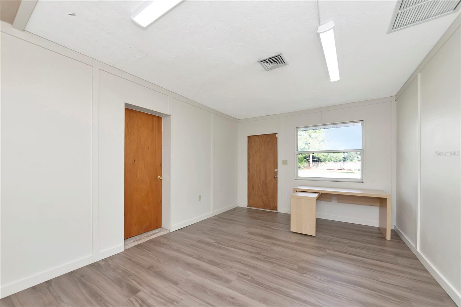 Image 18 of 39 For 6412 47th Avenue E