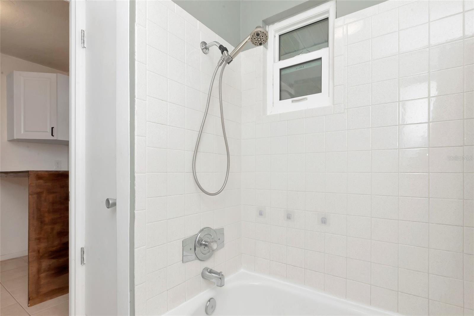 Image 20 of 39 For 6412 47th Avenue E