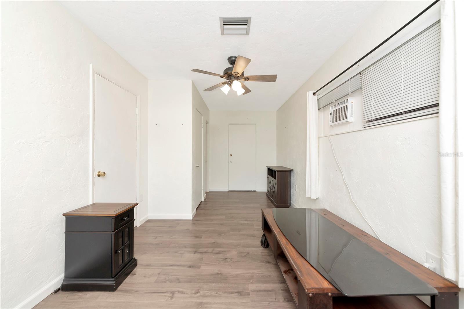 Image 23 of 39 For 6412 47th Avenue E