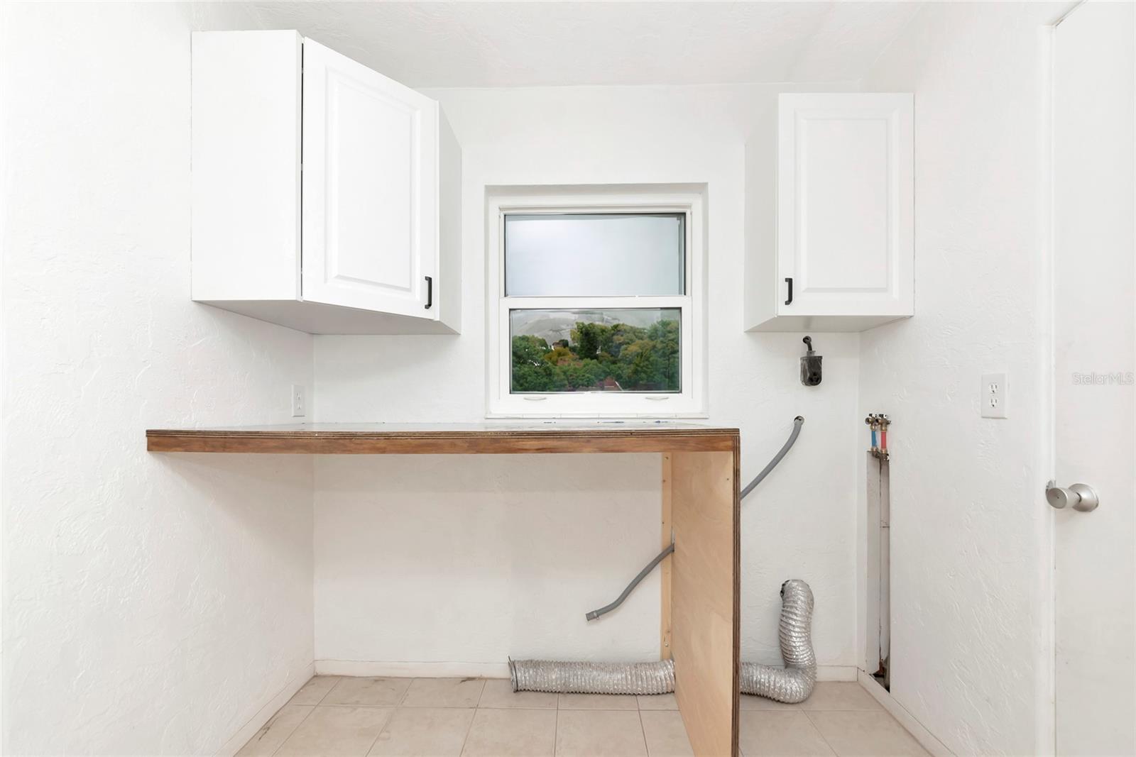 Image 24 of 39 For 6412 47th Avenue E