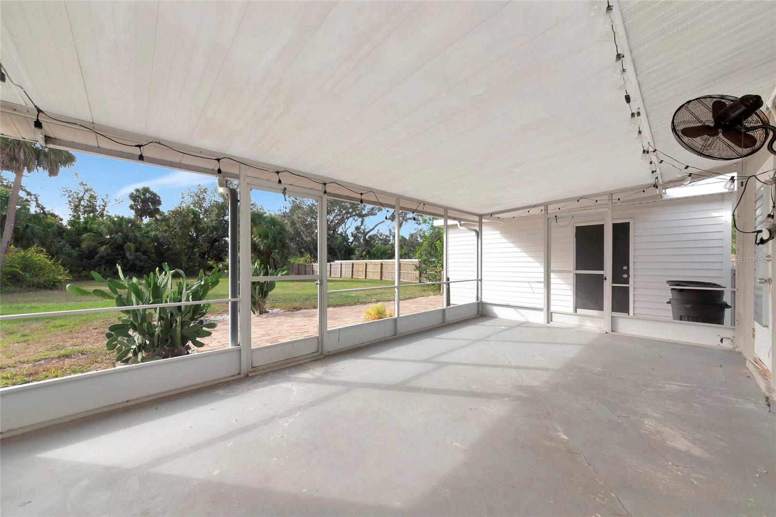 Image 27 of 39 For 6412 47th Avenue E