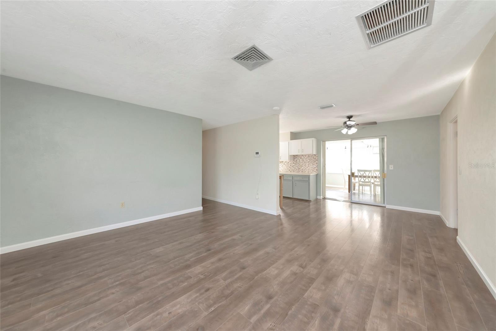 Image 3 of 39 For 6412 47th Avenue E