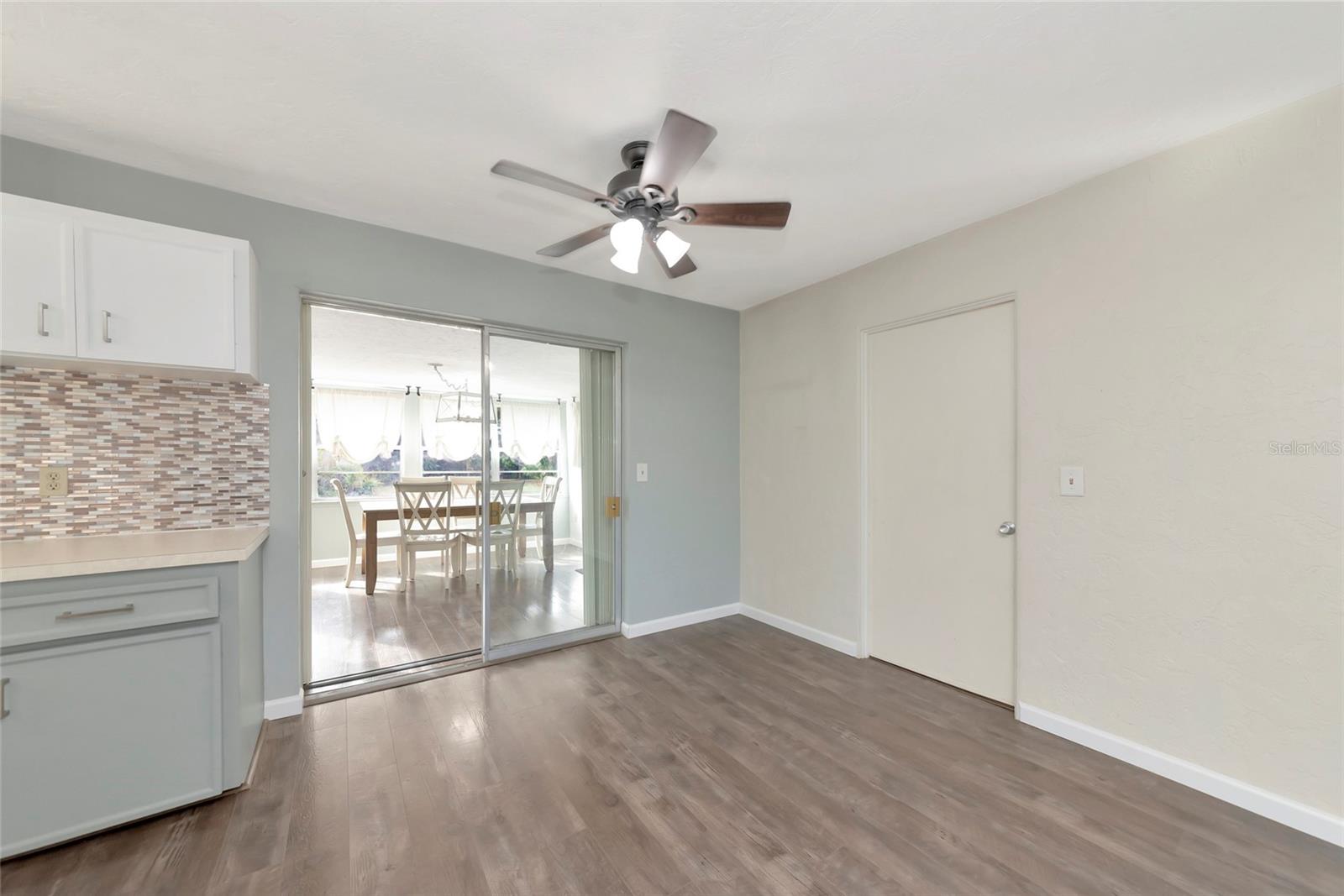 Image 6 of 39 For 6412 47th Avenue E