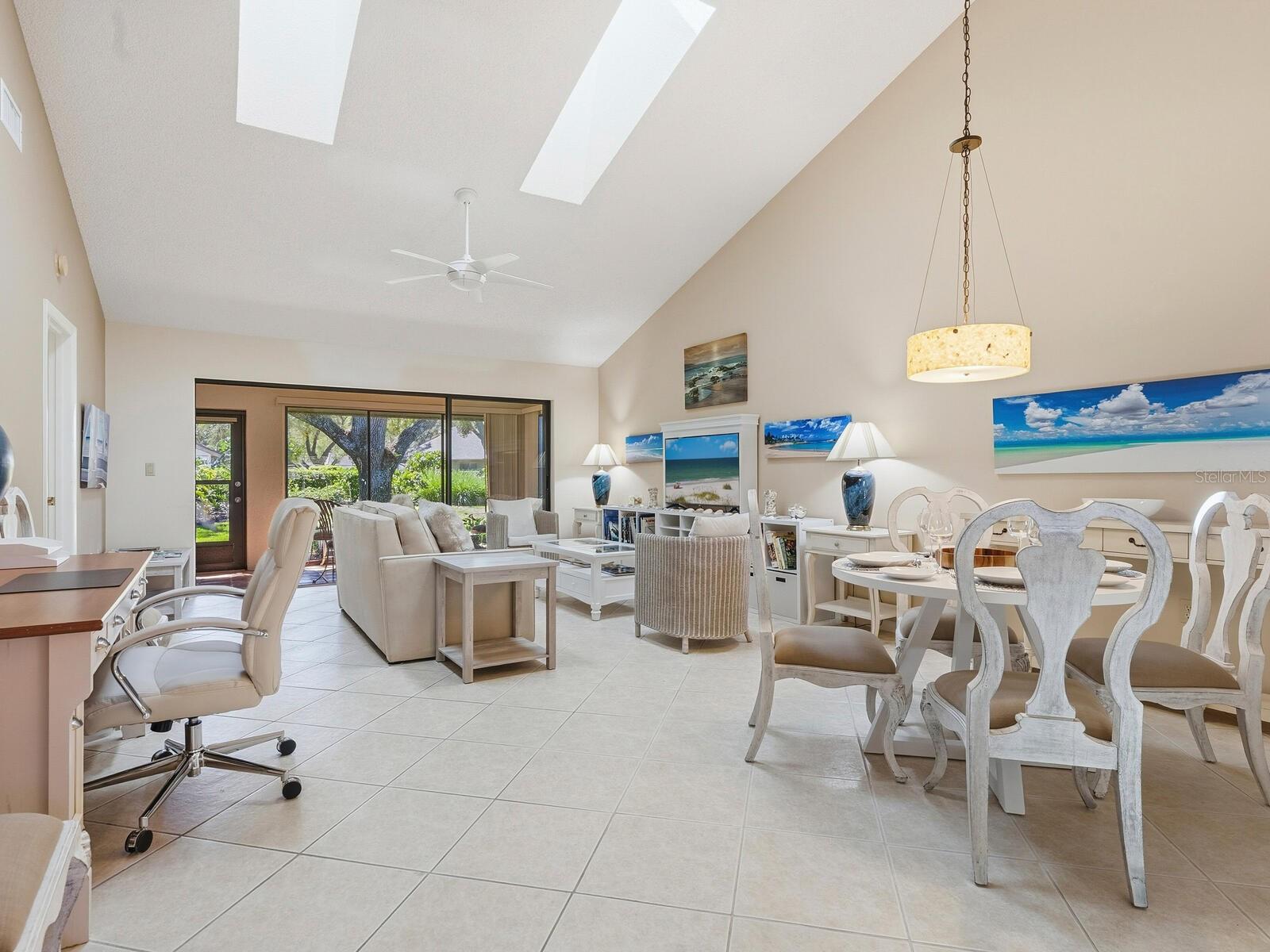 Image 3 of 36 For 4542 Kingsmere  46