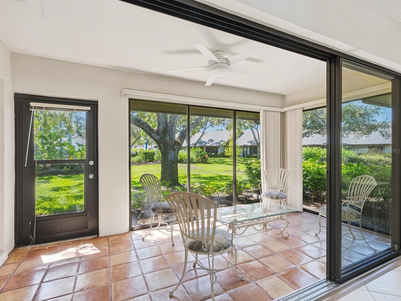 Image 4 of 36 For 4542 Kingsmere  46