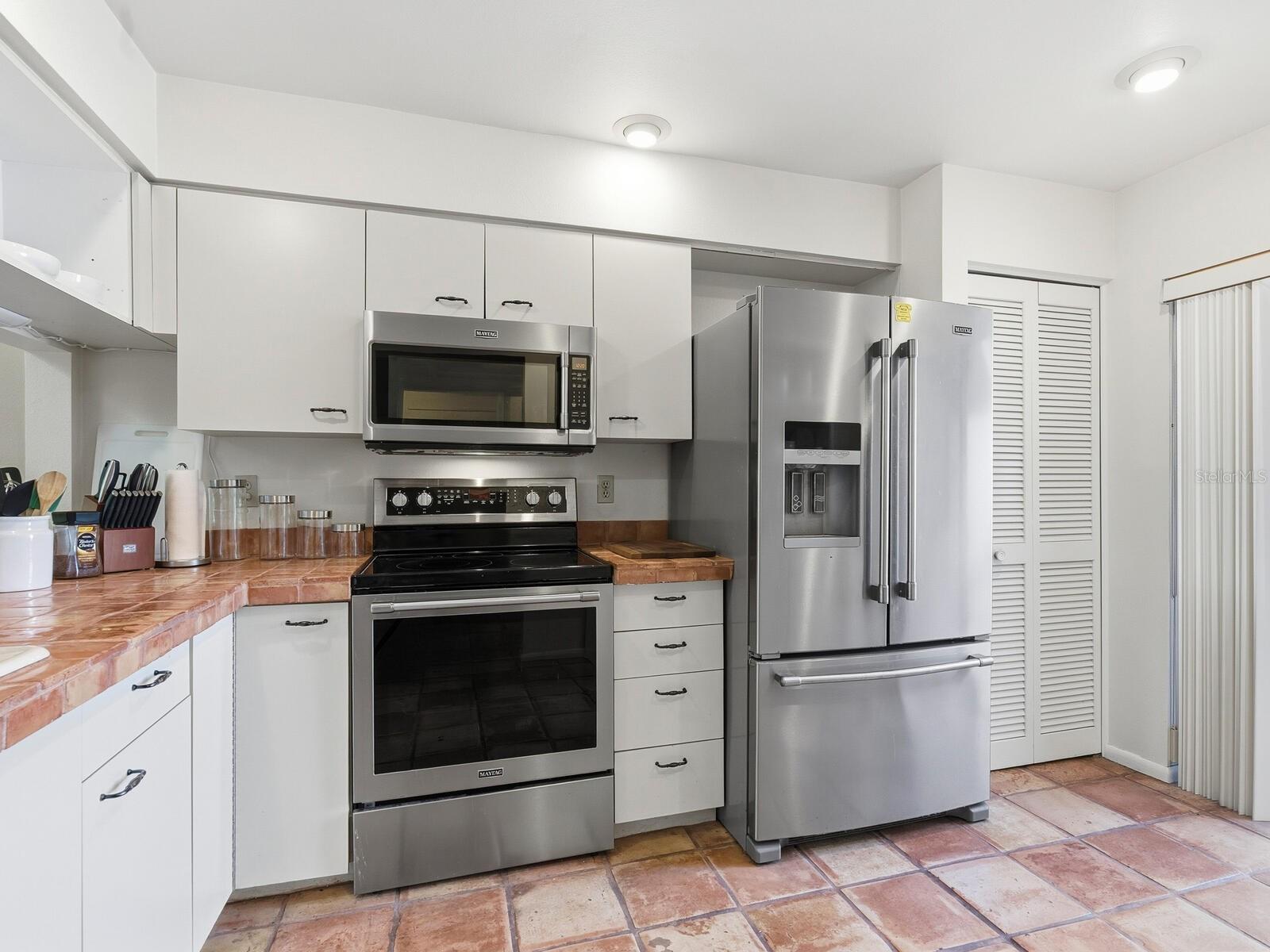 Image 8 of 36 For 4542 Kingsmere  46