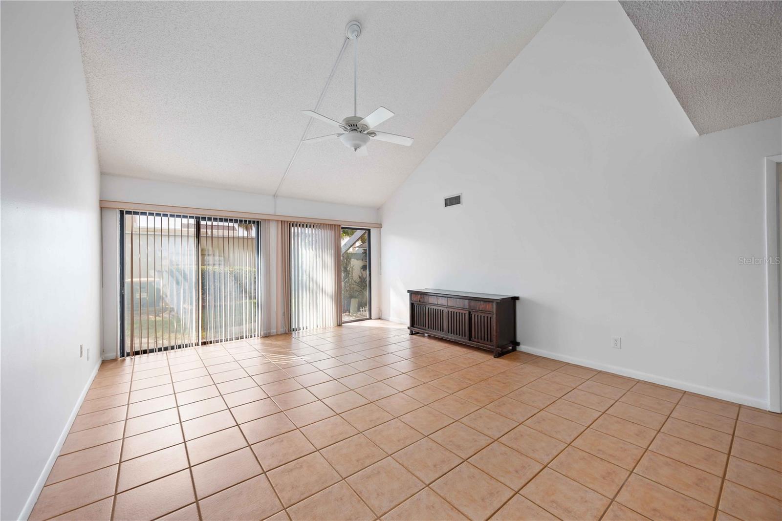 Image 9 of 49 For 2767 Horseshoe Court Q-3