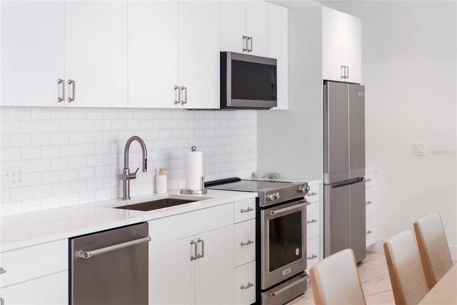 Image 12 of 89 For 1750 Benjamin Franklin Drive 6g