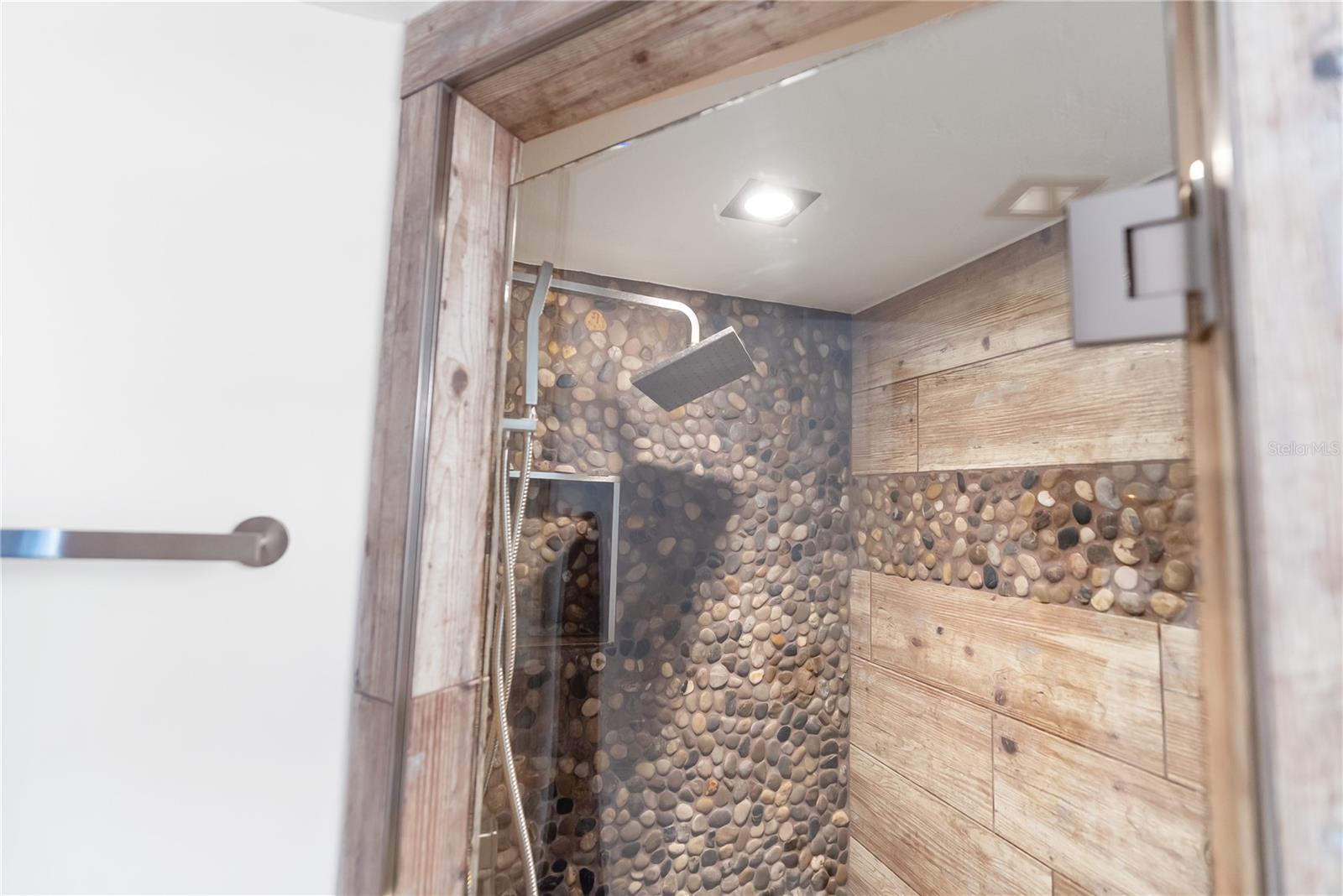 Image 21 of 89 For 1750 Benjamin Franklin Drive 6g