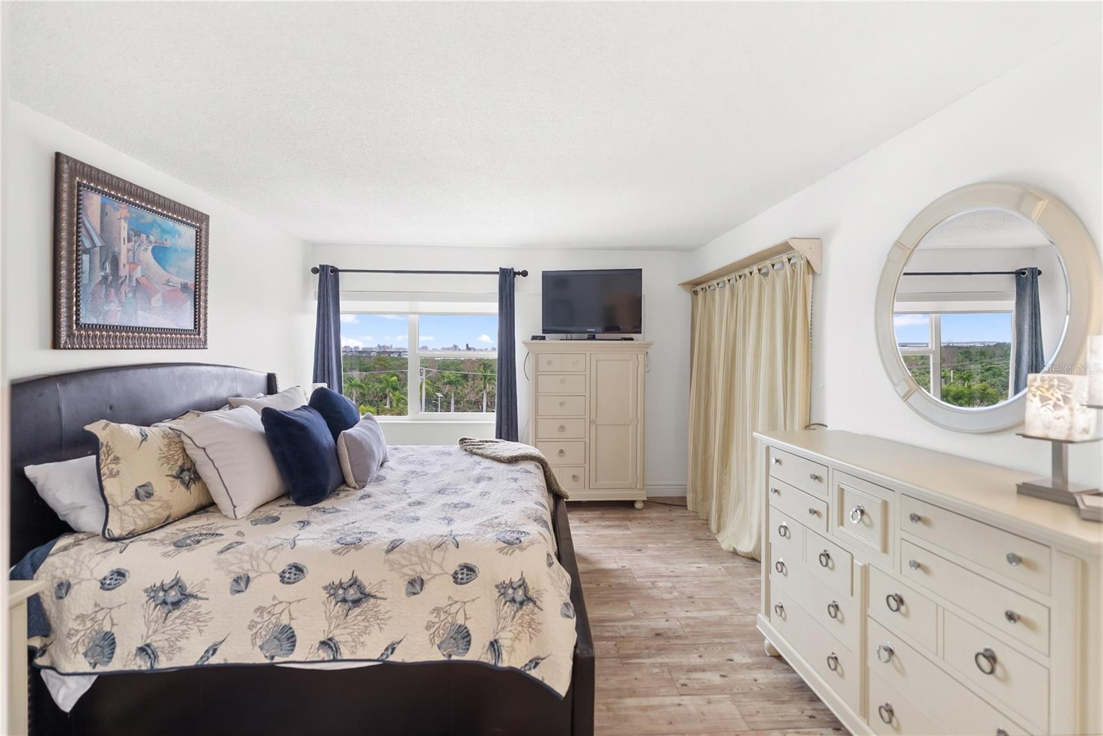 Image 24 of 89 For 1750 Benjamin Franklin Drive 6g