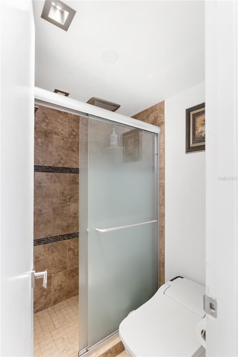 Image 27 of 89 For 1750 Benjamin Franklin Drive 6g