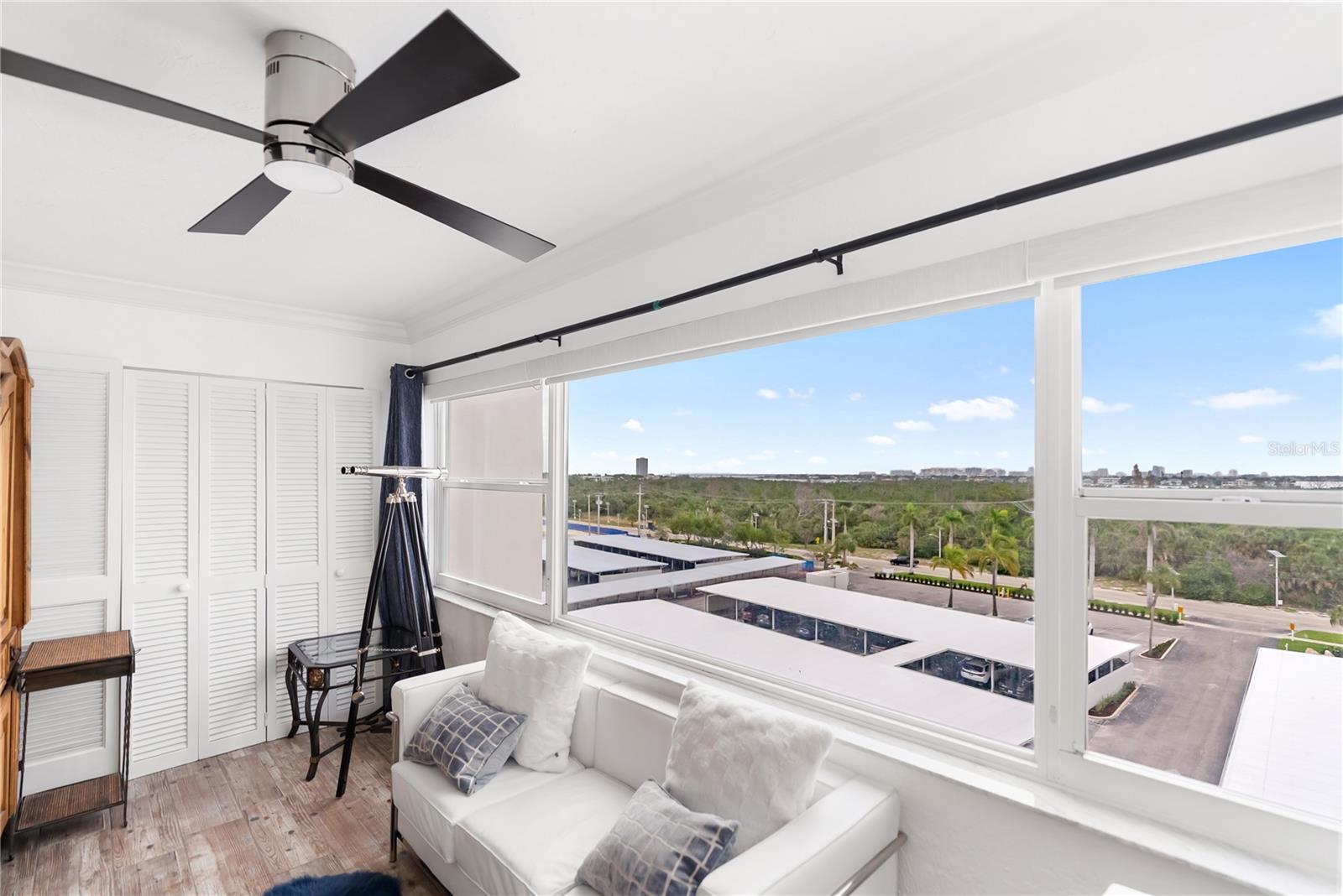 Image 29 of 89 For 1750 Benjamin Franklin Drive 6g