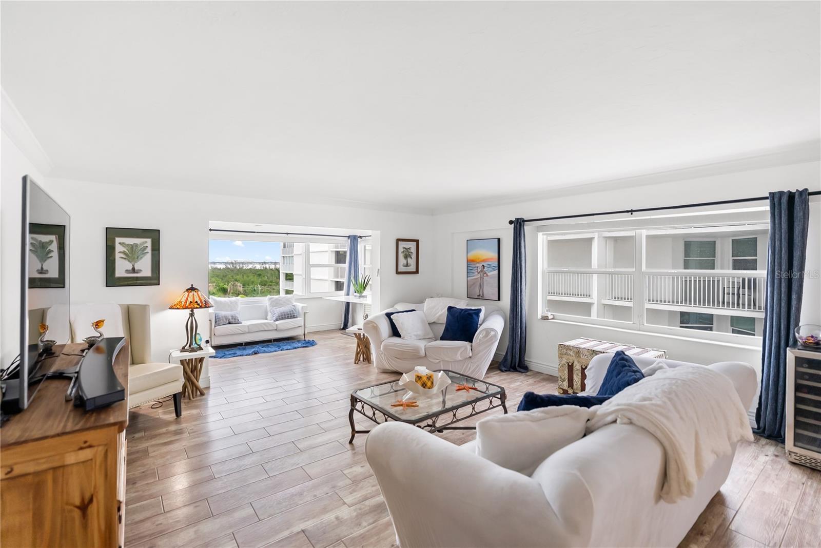 Image 36 of 89 For 1750 Benjamin Franklin Drive 6g