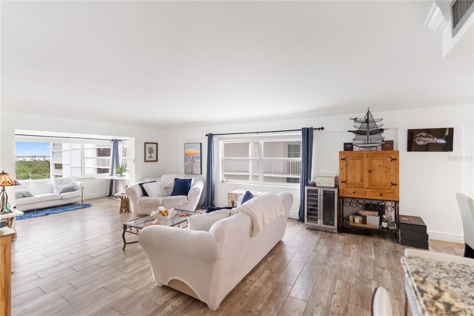 Image 37 of 89 For 1750 Benjamin Franklin Drive 6g