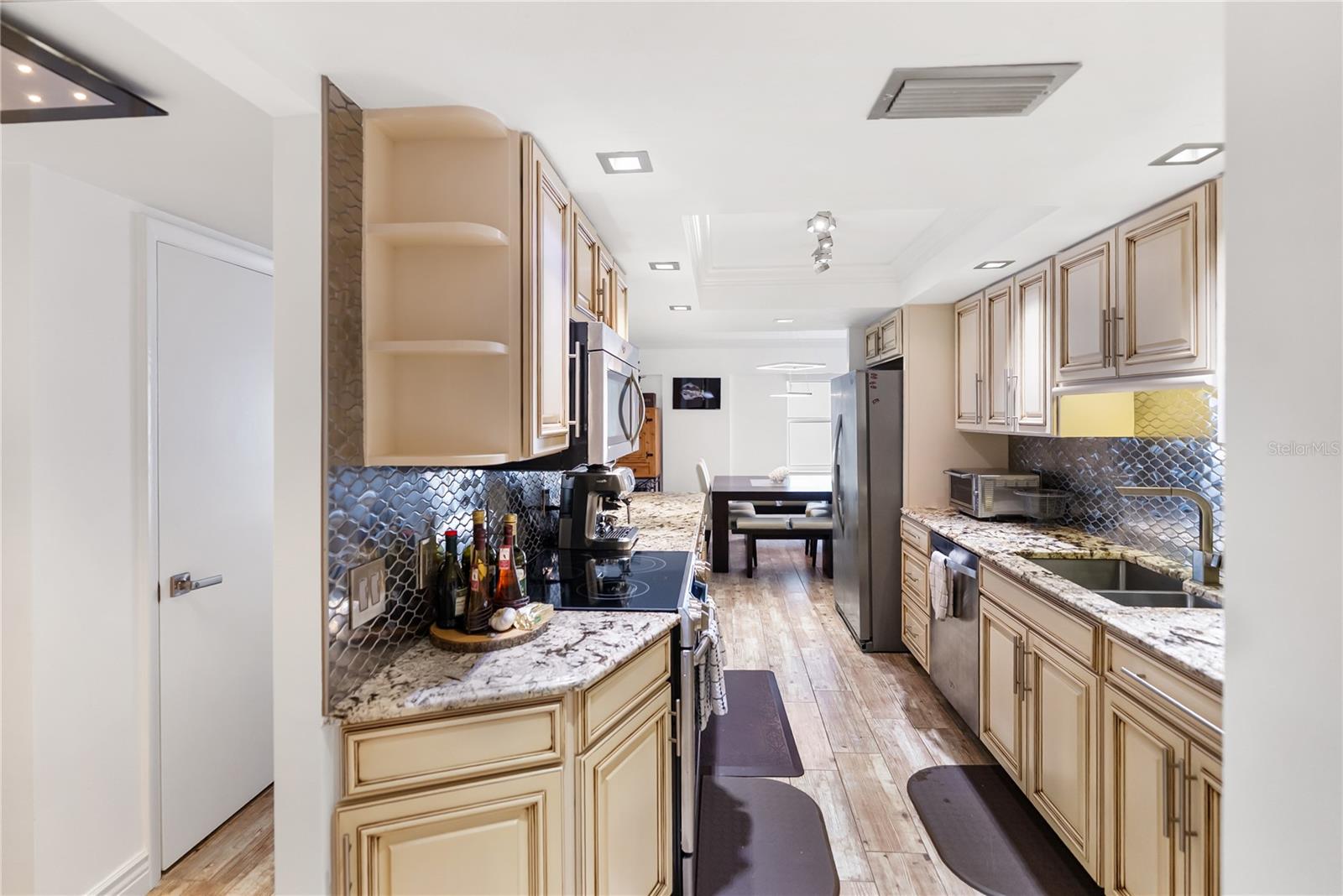 Image 39 of 89 For 1750 Benjamin Franklin Drive 6g